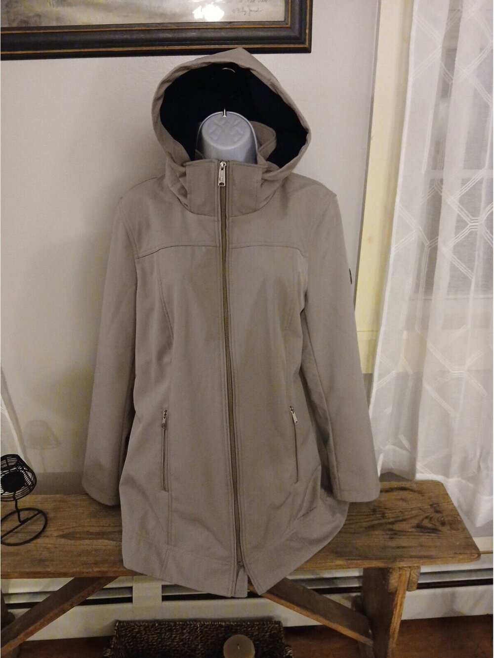 Women's Andrew Marc detachable hooded water repellent jacket, sz LG. ME